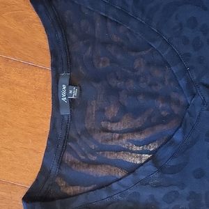 V-Neck T-Shirt Black